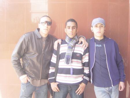 c toujours moi avec simo et mon frére ali